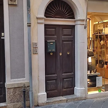 Rosa Thea Apartament